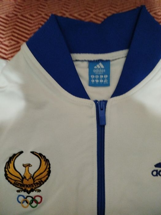 Продаётся  Новый Спортивный костюм!