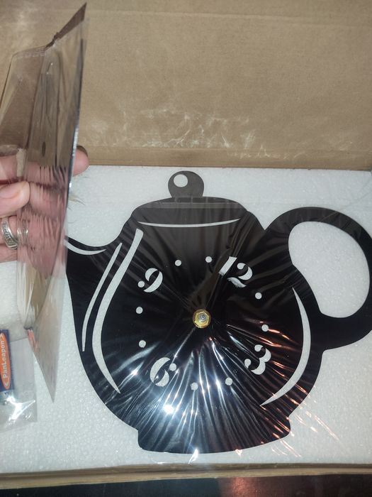 Креативные настенные часы