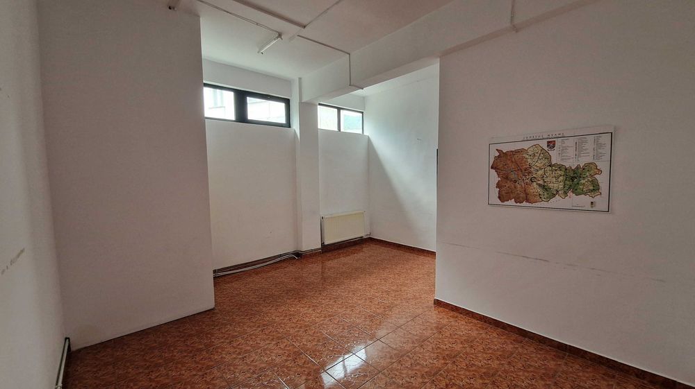 Spatiu comercial 105mp