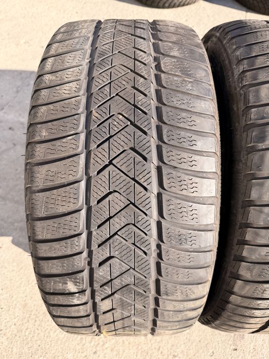 Set anvelope 275/35R19 si 245/40R19 Pirelli Run-Flat Iarna