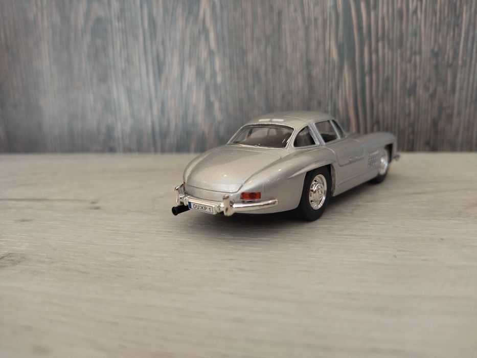 Метална количка Mercedes- Benz 300 SL !!!