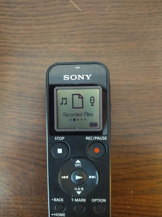 Продавам цифров диктофон Sony ICD-PX470