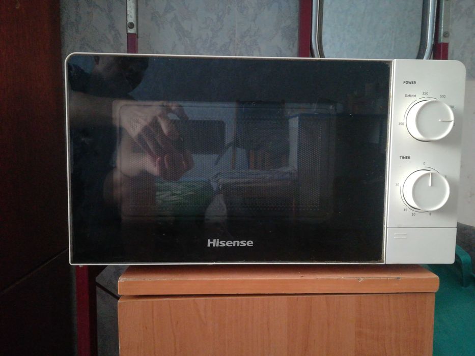 Микроволновка Hisense
