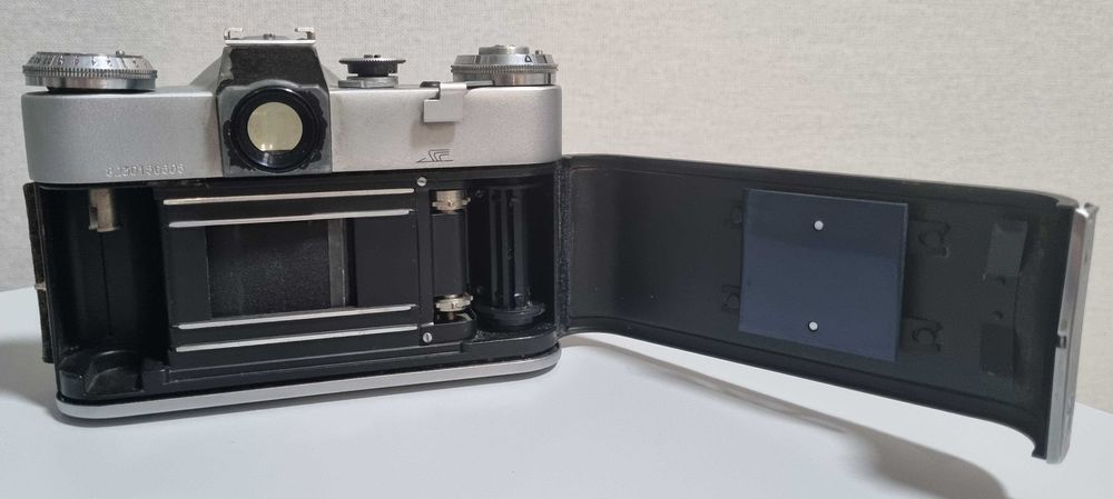 Фотоаппарат Зенит-Е и Вилия Авто