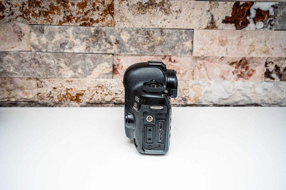 Canon 5D Mark IV 36K