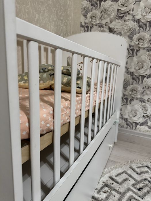 Манеж для ребенка, детская кровать