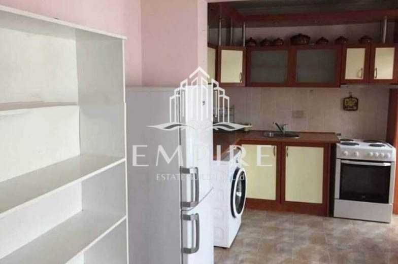 Дава се под наем Тристаен апартамент в София, Надежда 4 - 150 кв.м за 725 € - Снимка #1