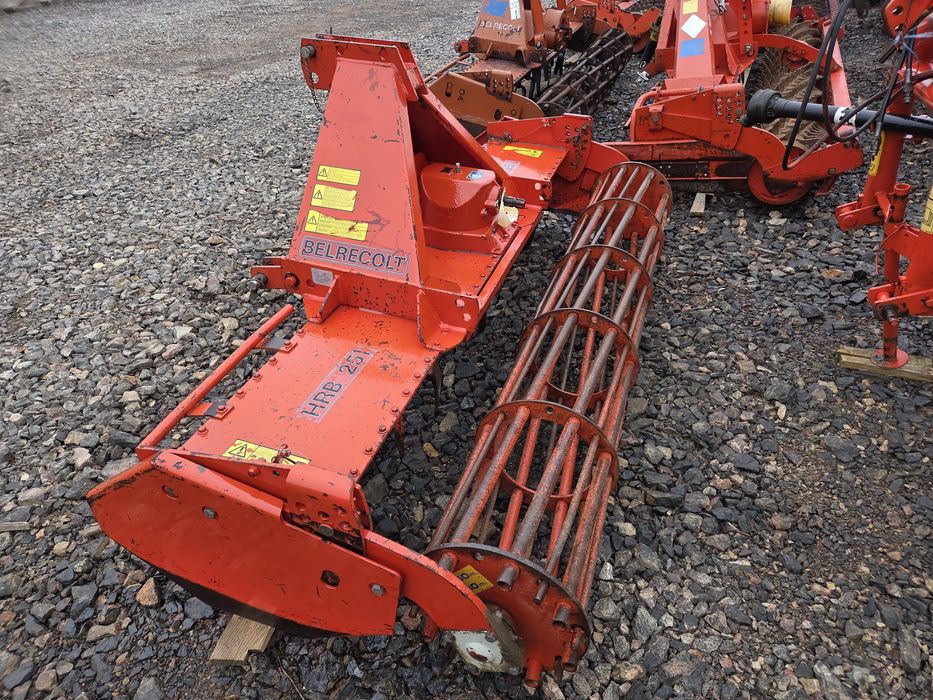 Grapa Rotativa Kuhn Belrecolt HRB 251-2,5 m