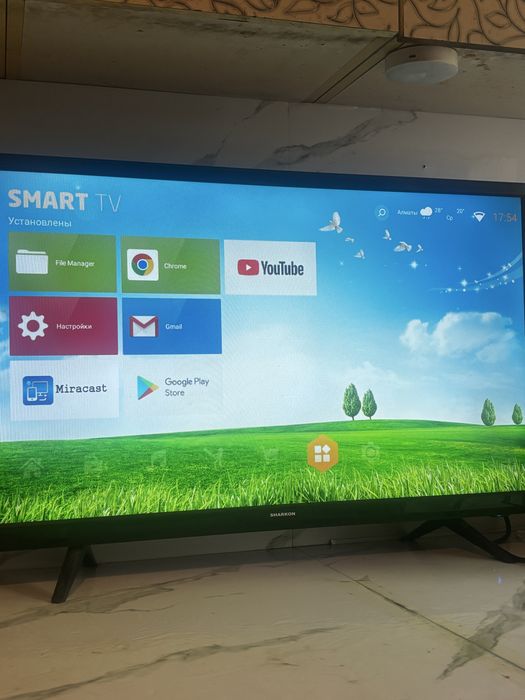 Продам смарт телевизор  81деагональ