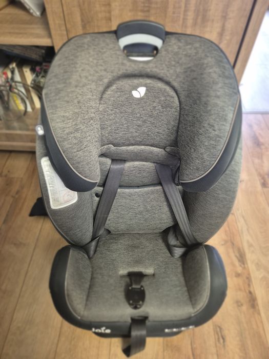 Scaun auto cu Isofix