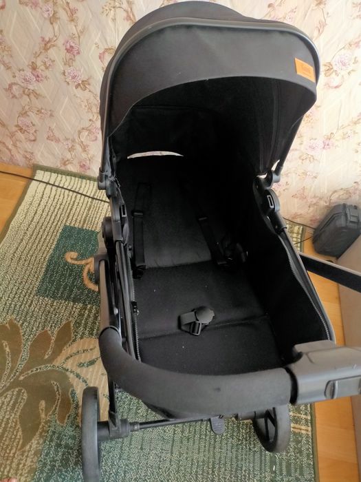 Коляска легкая люлька