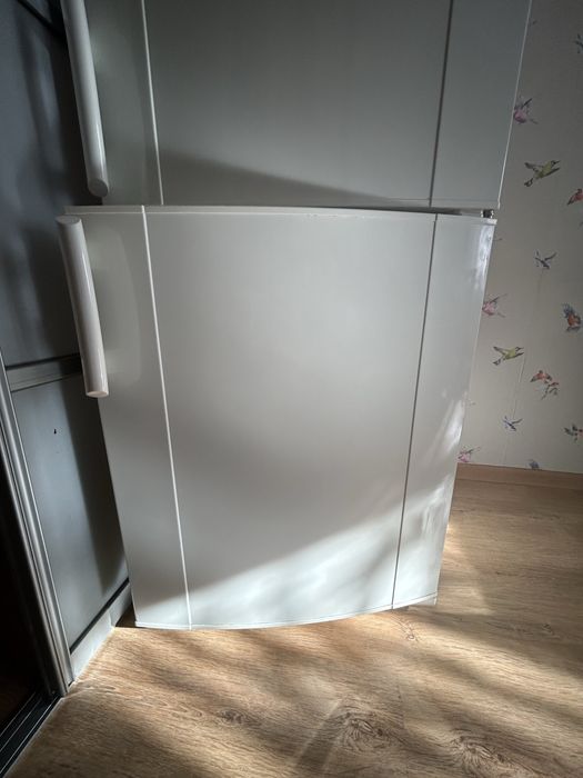 Продам холодильник Electrolux