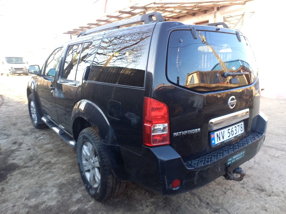 Nissan pathfinder 7  locuri