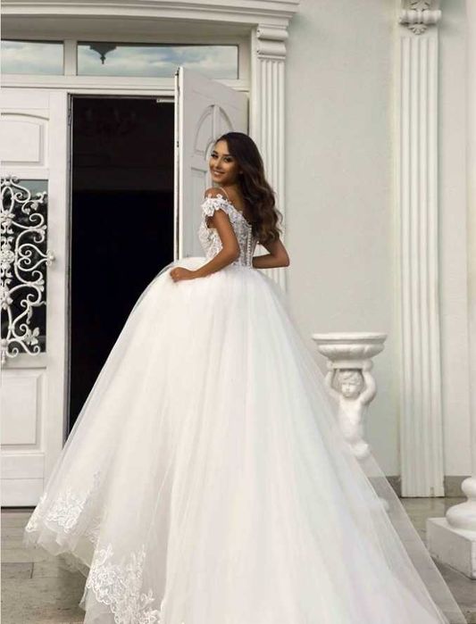 Rochie mireasa stil printesa Tina Valerdi model Liberty marime M / 38