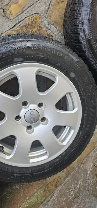 Продавам гуми с джанти 15