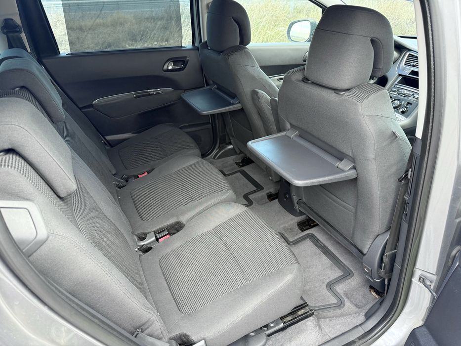 Peugeot 5008 1.6 HDI 115к.с FACELIFT / LED / 6+1