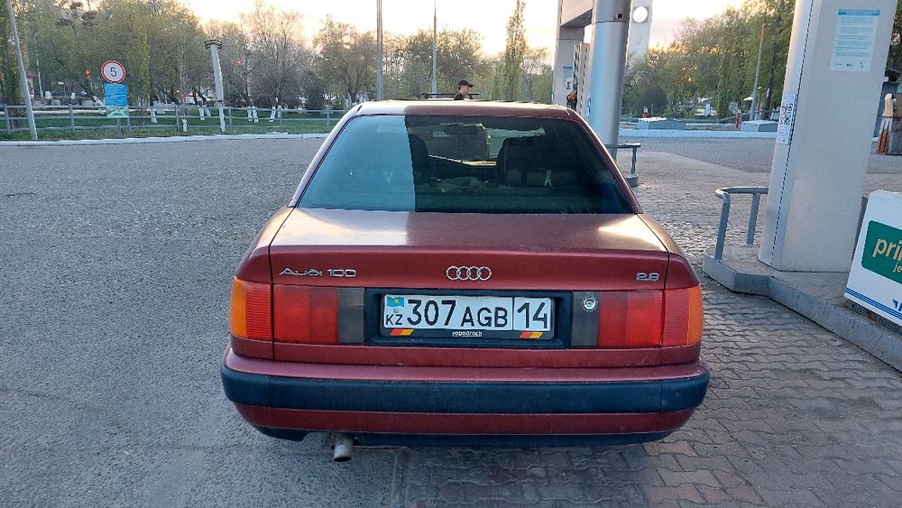Продам ауди 100 с4