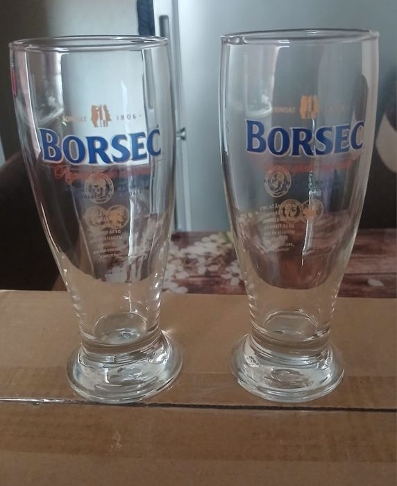 Pahare și Halbe, 30 de lei setul de 6 bucăți