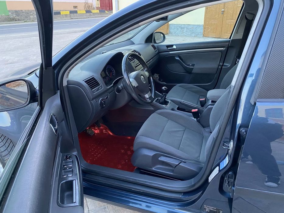 Vw Golf 5 1.6 MPI benzina 2006 Euro 4 Masină de pretentiosi