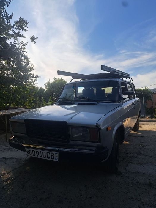 Vaz 2104 sotiladi