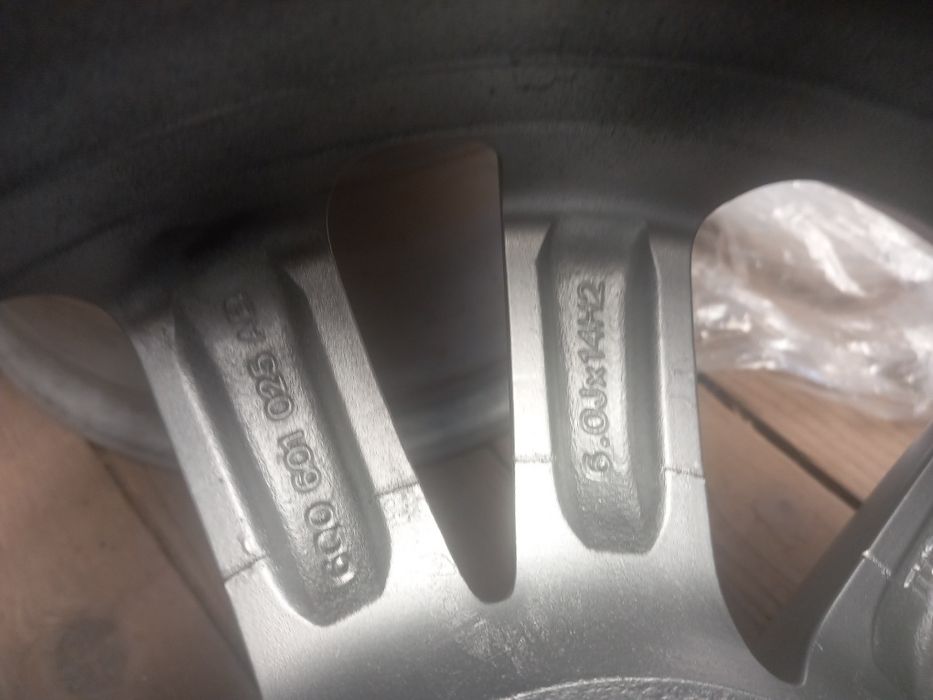Jante vw polo r14 5x100 et 43 jantele sunt vopsite