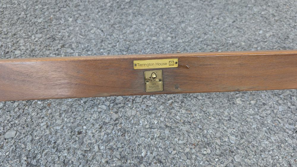 Дървена градинска маса