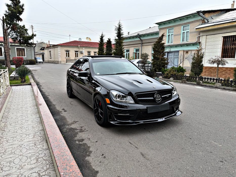 Mercedes W204 BRABUS Body Kit Состаяние Зор Пробег 198000Км