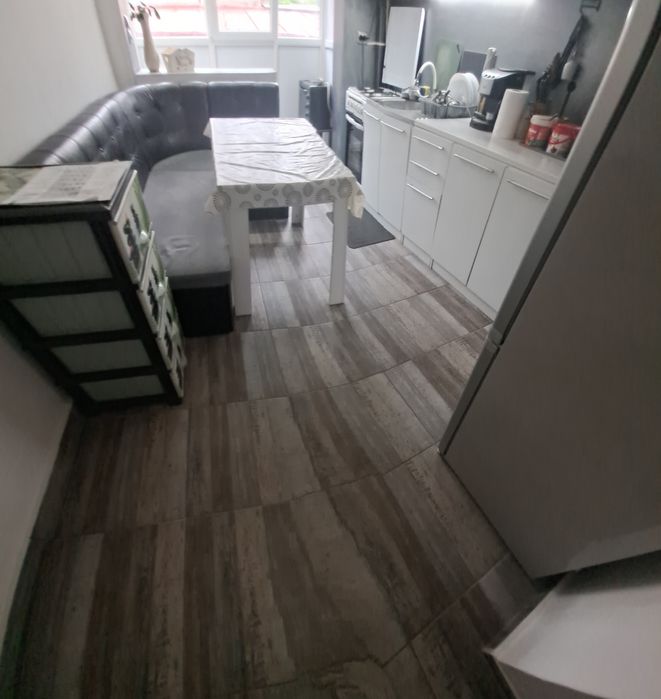 Продава се Четиристаен апартамент в Добрич, Център - 95 кв.м за 1155 €/кв.м - Снимка #3