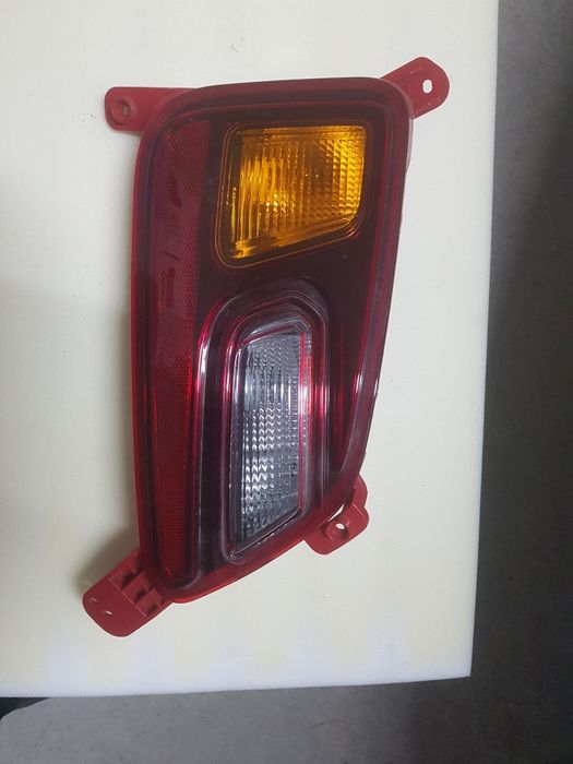 Продавам Габарит с мигач  HYUNDAI kona