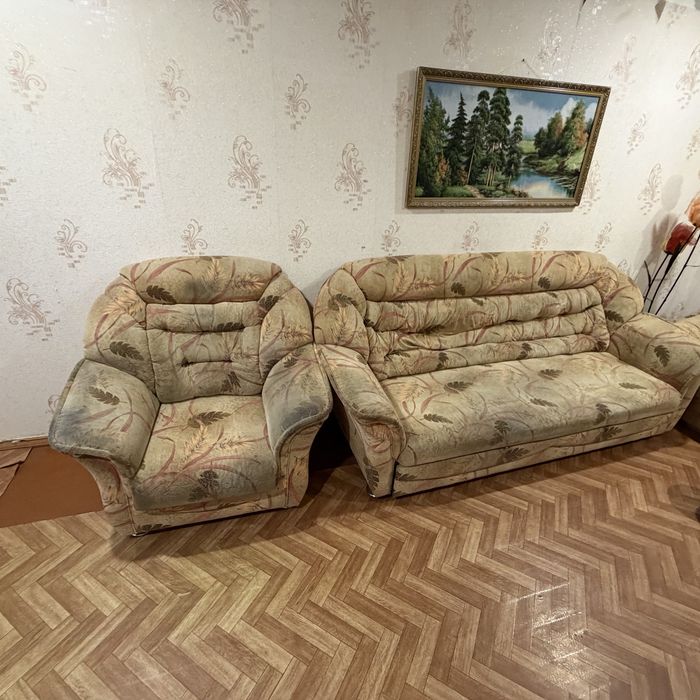 Отдам даром диван три комплекта