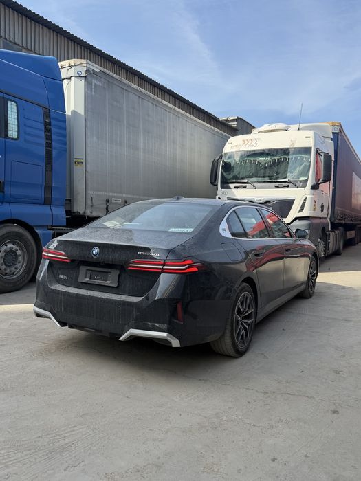 BMW i5 eDrive 40L 2025 Full TV