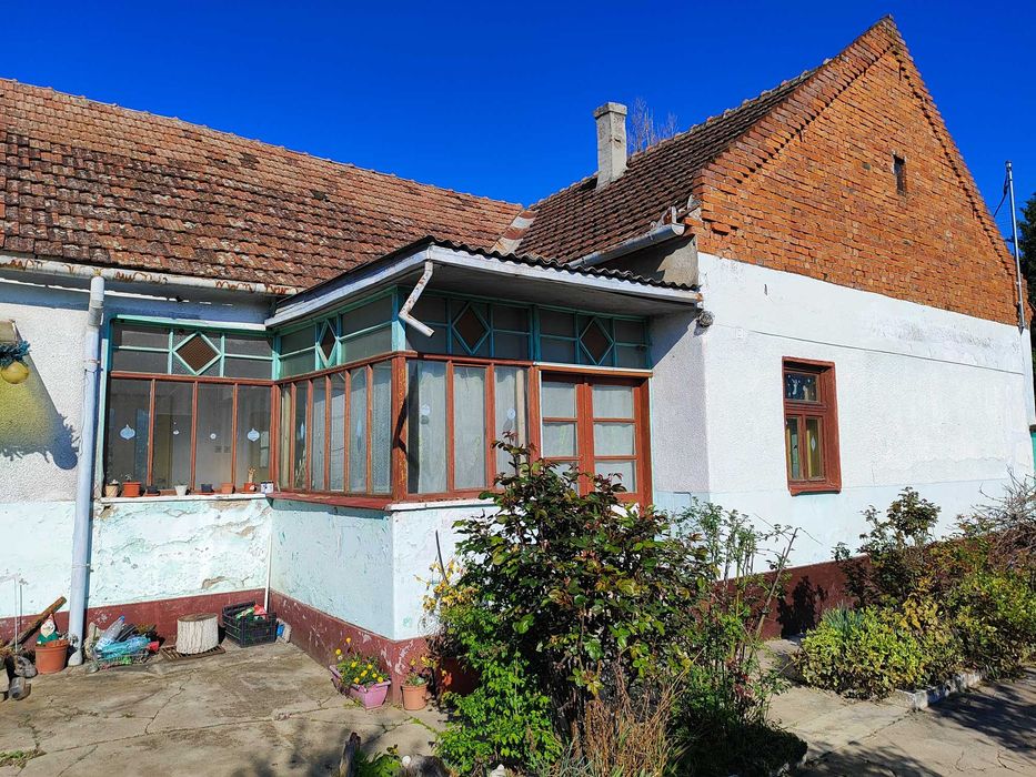 Casă de vănzare cu grădinâ