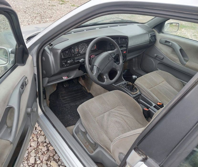 VOLKSWAGEN Passat 1994 — imagine 5