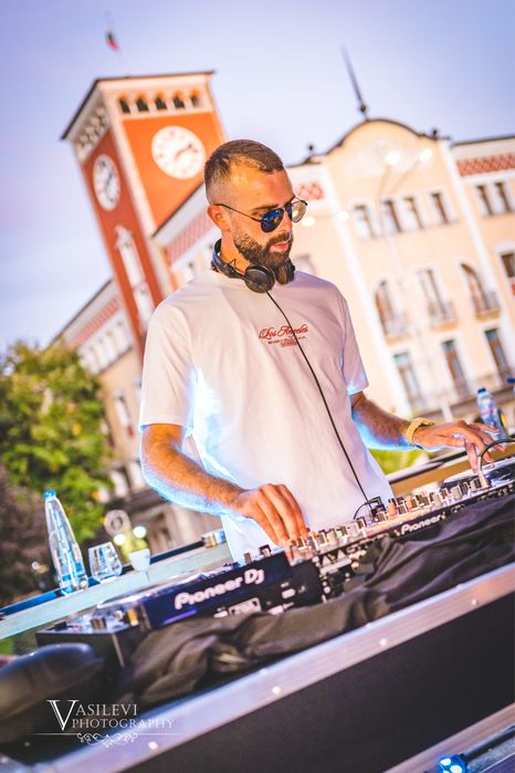 Професионален Dj/Диджей/Дисководещ само за купонджии