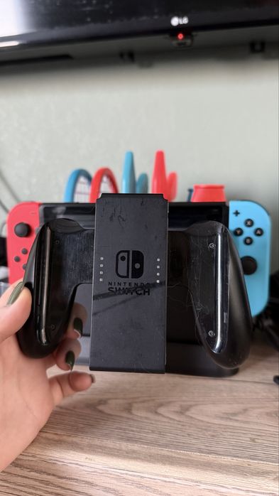 Продам nintendo switch 250 Gb+ аксессуары