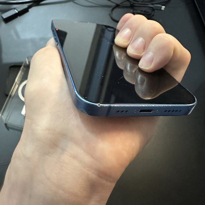 iPhone 13 512гб синий с дефектом (торг)