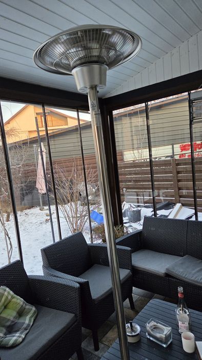 Vând încălzitor electric de terasă