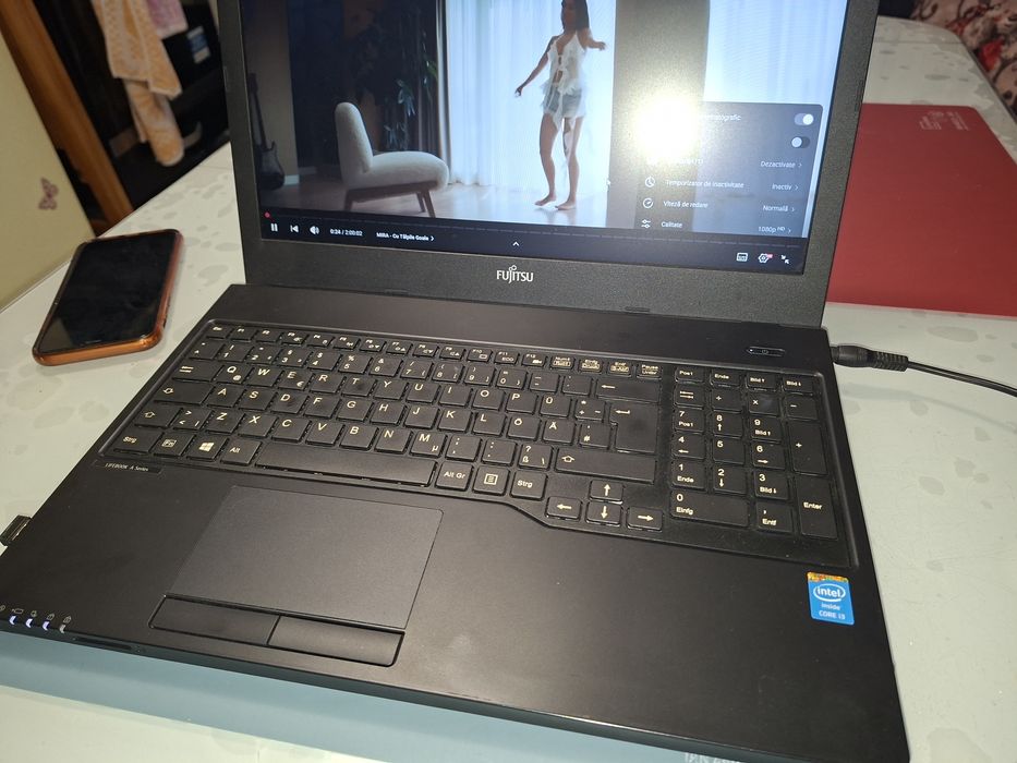 Fujitsu A555 cu Intel i3, gen5, 12 gb ram, Bluetooth,  baterie ok