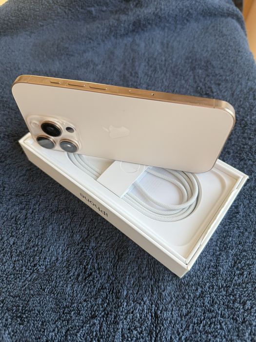 Vand iPhone 16 Pro aproape nou-nout