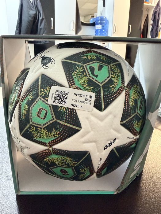 Футболна топка UCL season 24/25