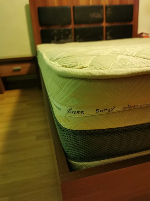 Vând pat matrimonial 140x200 cu saltea