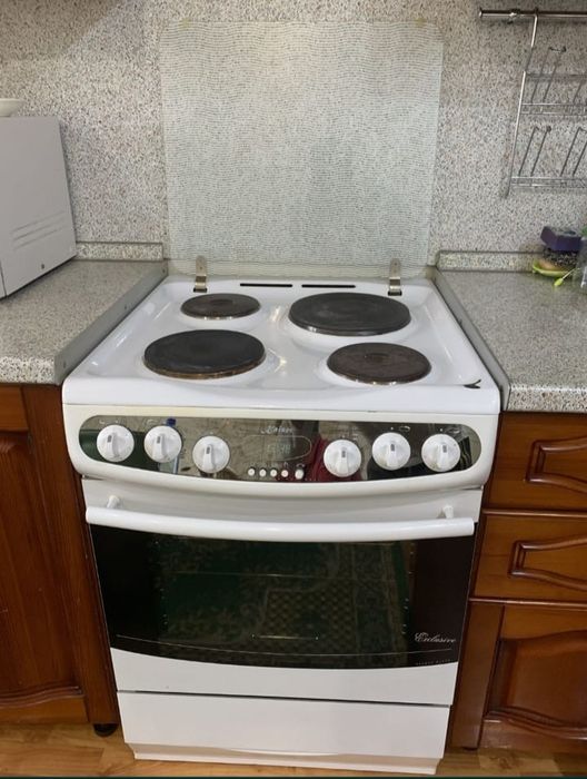 Продам электро плиту