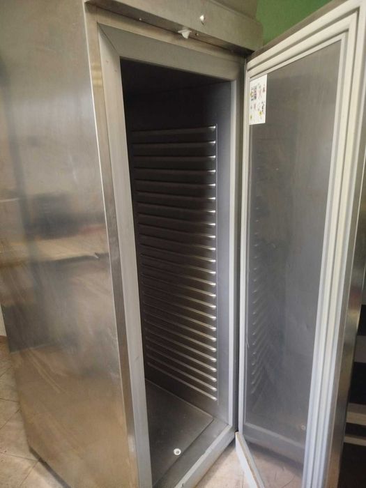 Фризер, вертикален