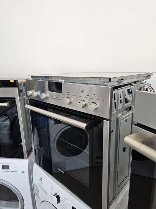 Фурна за вграждане с керамичен плот  SIEMENS