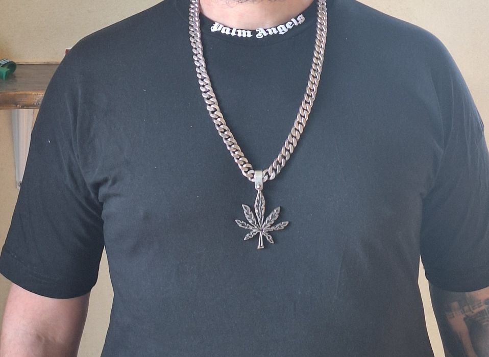 Lant cu medallion Marijuana facut la comanda
