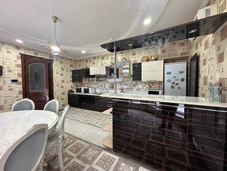 Улица Никитина
метро буюк ипак йули