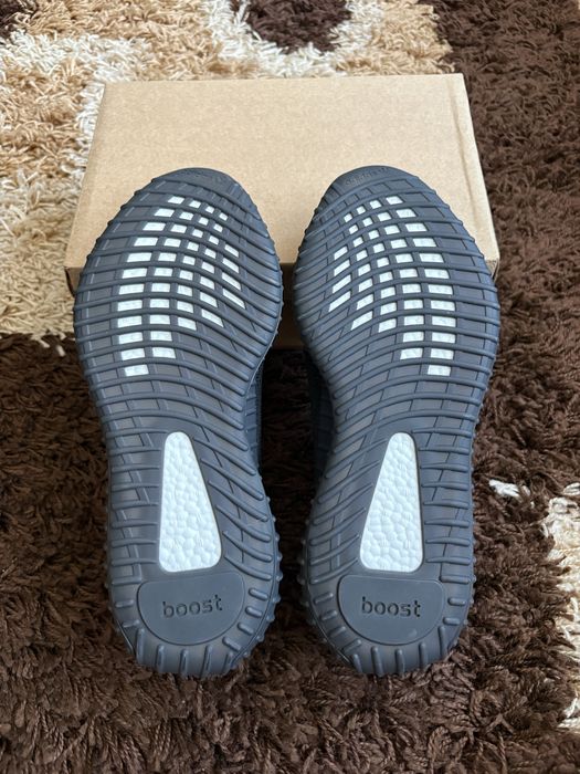 Yeezy Boost 350 V2 Core Black Red