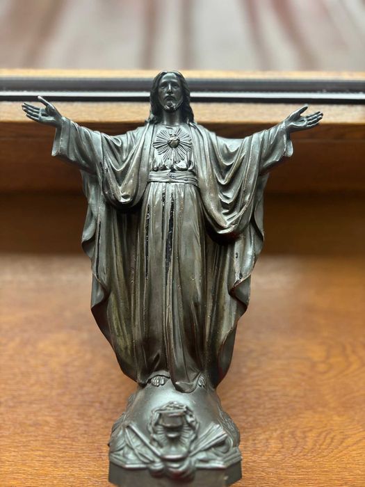 Statuetă cu Iisus Hristos din antimoniu vopsit/marcaj D.S.R/H=25cm/G=1,600kg.