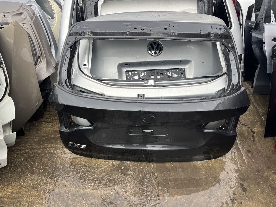 2 броя Капак/багажник BMW IX3