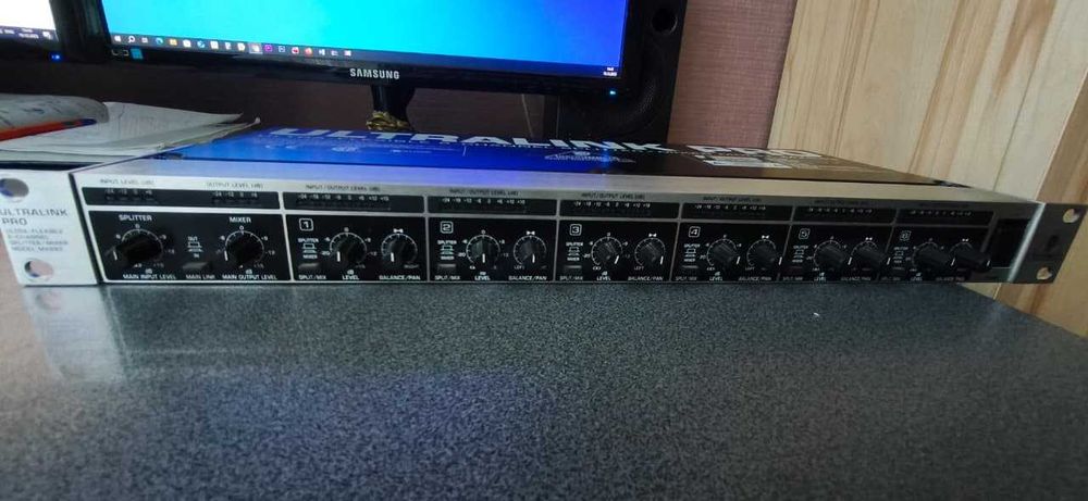 Микшер Behringer Ultralink Pro MX882